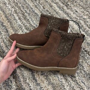 St John’s Bay Women Brown Booties Sz 10 NWT | St John’s Bay Ankle Booties NEW